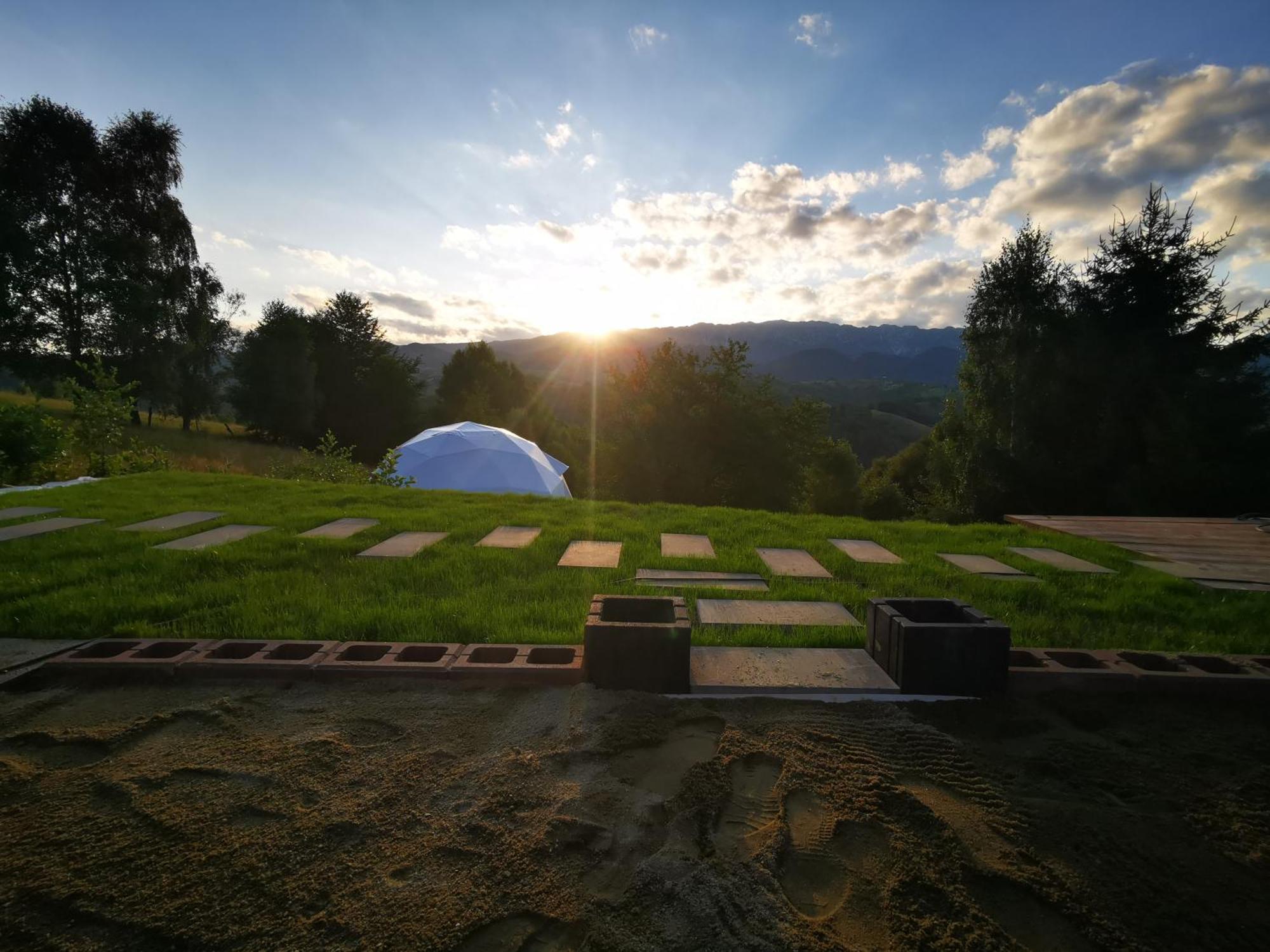 Hotel Glamping Zazen Drumu Carului Exterior foto