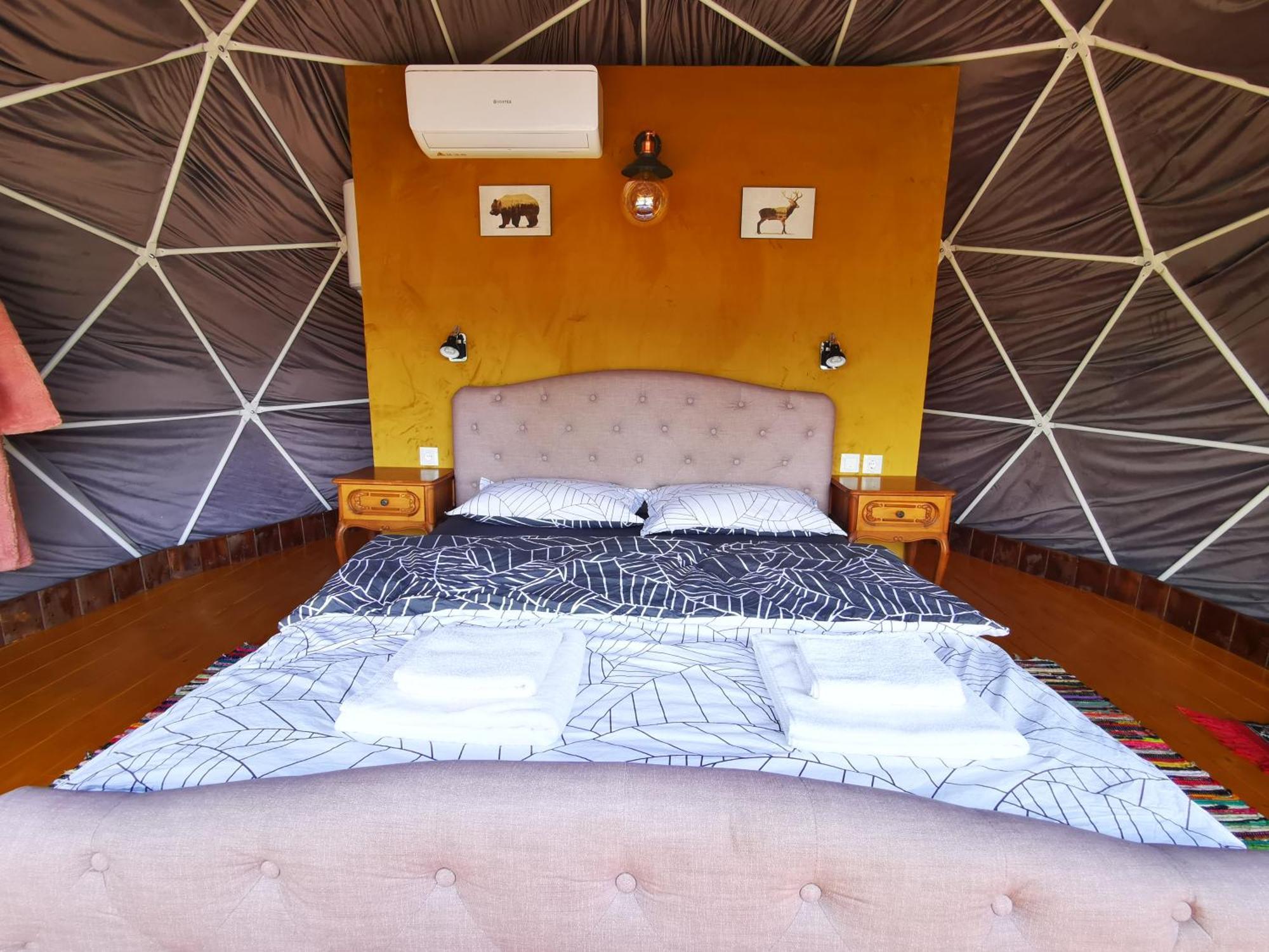 Hotel Glamping Zazen Drumu Carului Exterior foto